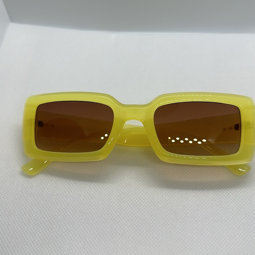 Retro-Chic Yellow Rectangular Sunglasses - 400 UV… - image 10